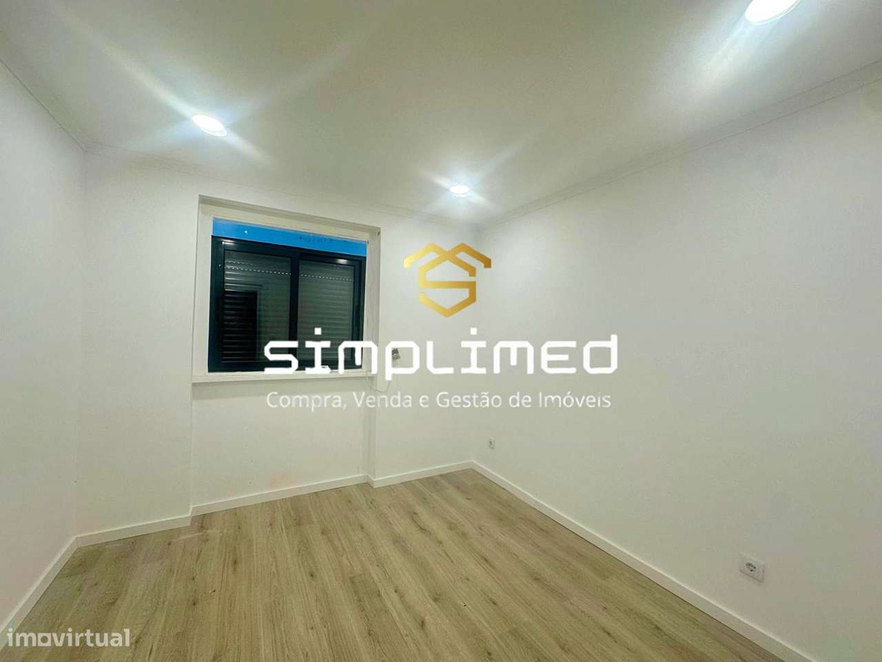 Apartamento T3 com boa varanda - Grande imagem: 2/16