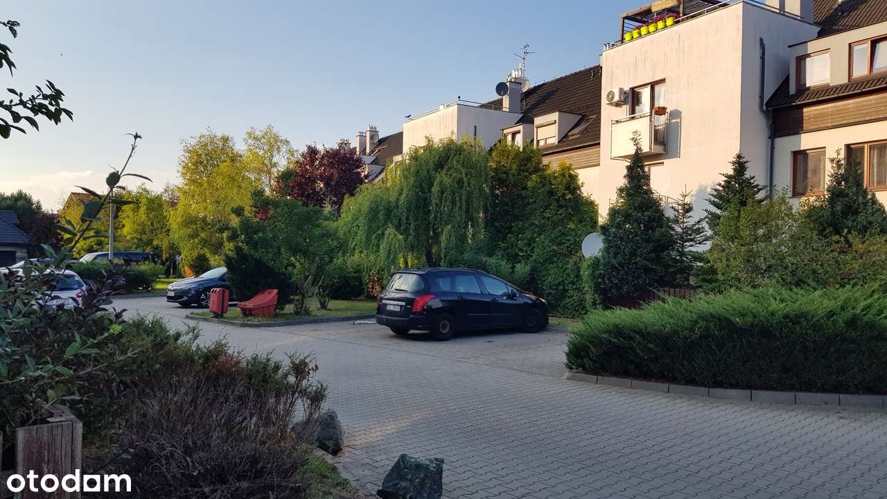 Strzeżone osiedla  nowa szkoła, przedszkole,place zabaw,m- ce parking.-12