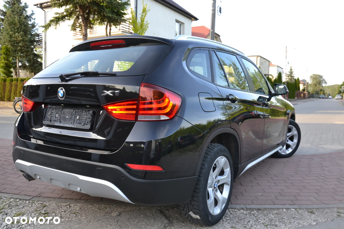 BMW X1 sDrive18d xLine - 38