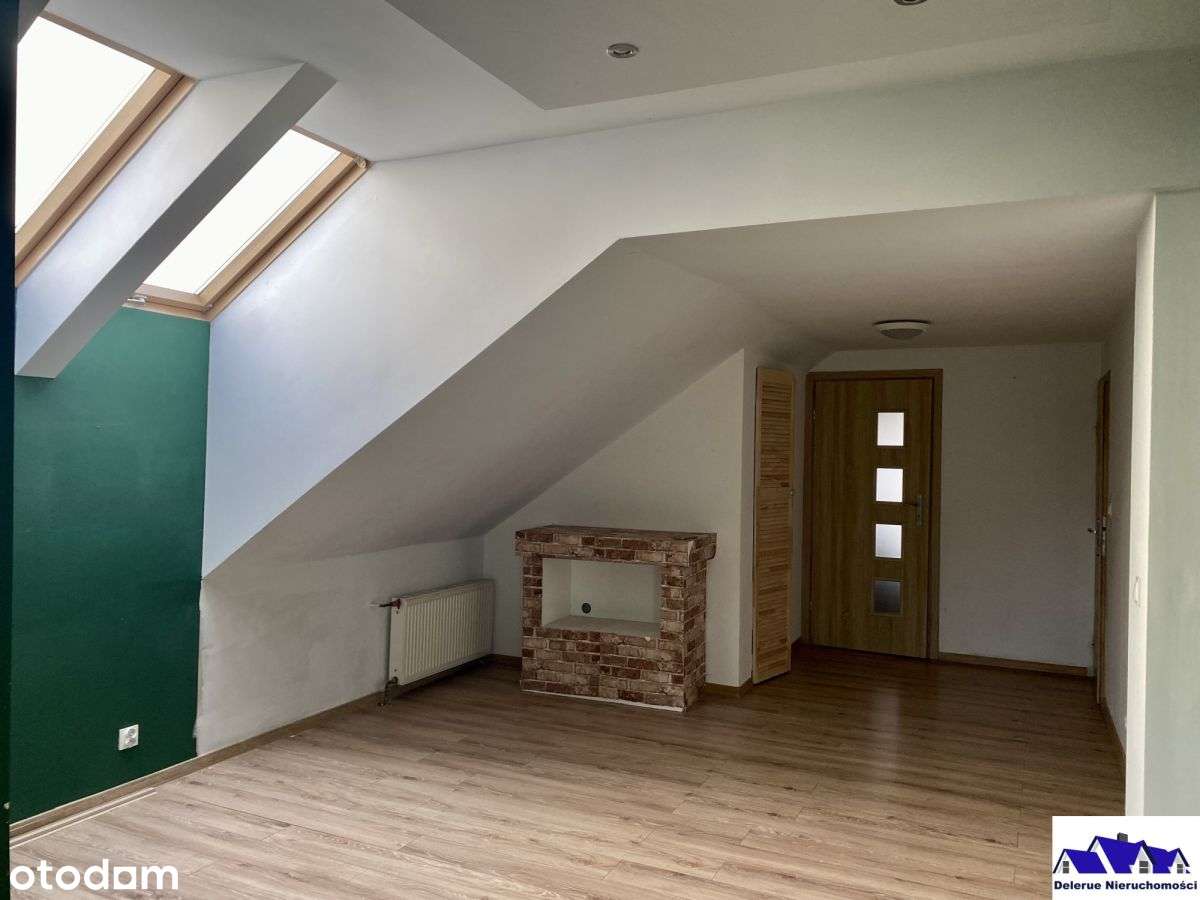 Duży dom wolnostojący wydzielone dwa mieszkania-11