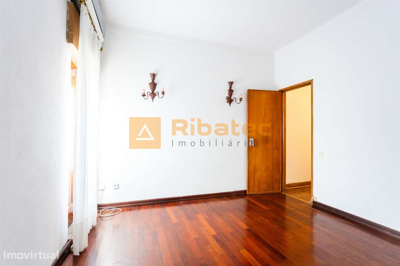 Excelente moradia na Vila de Coruche-24