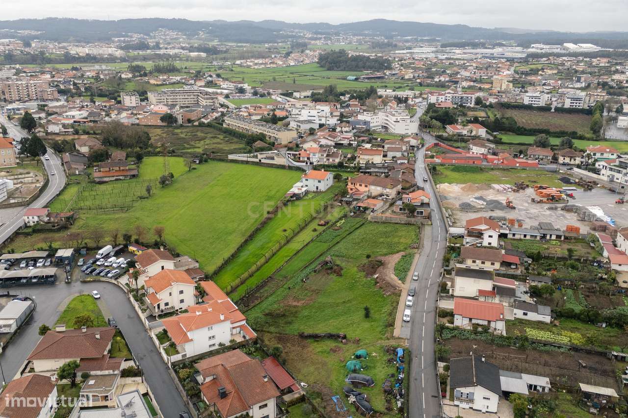 Terreno para Construção de moradia térrea com 1152m2 e 256m2 de implan - Grande imagem: 4/12