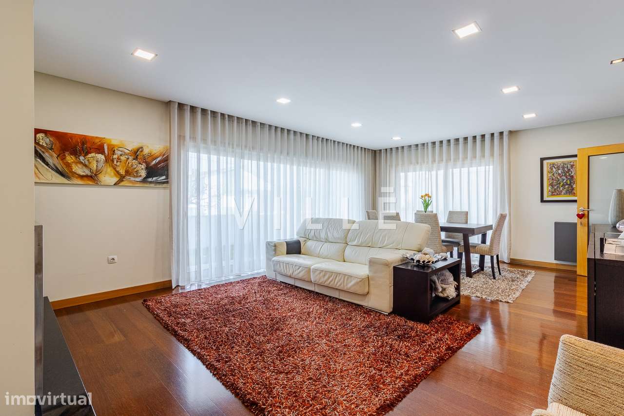 Moradia T4 com piscina aquecida e garagem dupla-16