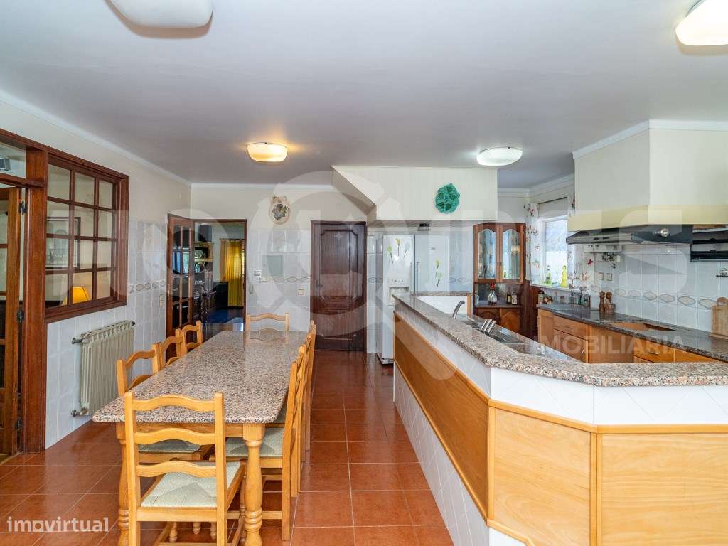 Moradia | Qualidade de Construção | Anexos | Jardim | Garagem | Charme-24