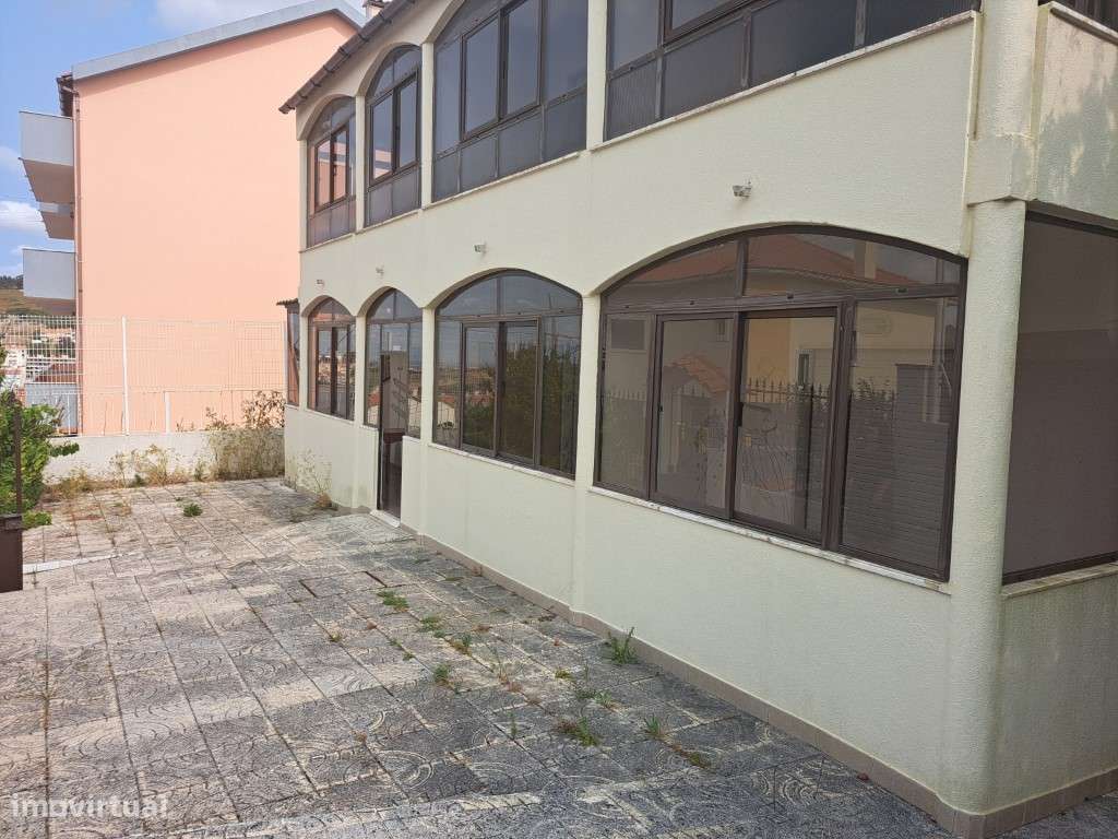 Moradia - Unifamiliar - Grande imagem: 1/25