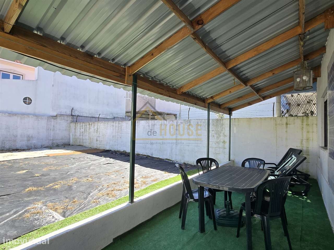 Moradia com espaço exterior e garagem no Bombarral-22