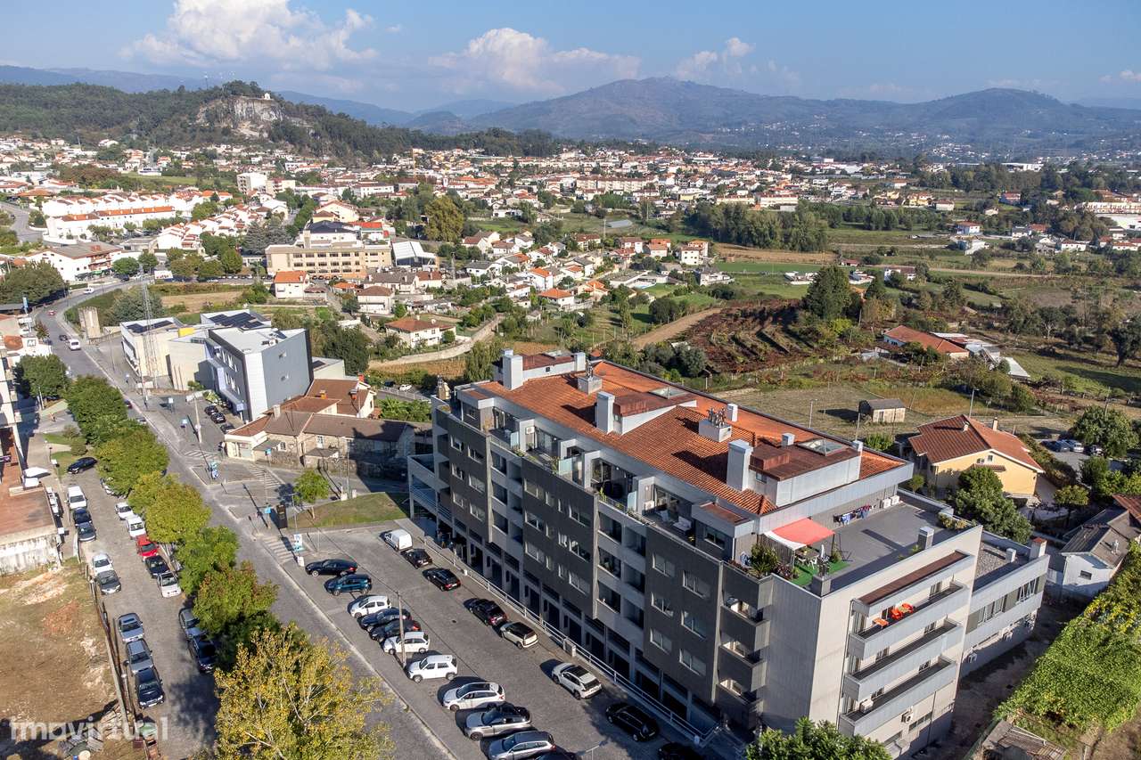 Apartamento T2 com Terraço e Garagem Fechada – Ferreiros, Amares-27