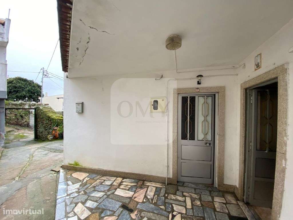 Retoma Bancária Moradia T2 na Vila de Sanfins do Douro - Grande imagem: 4/16