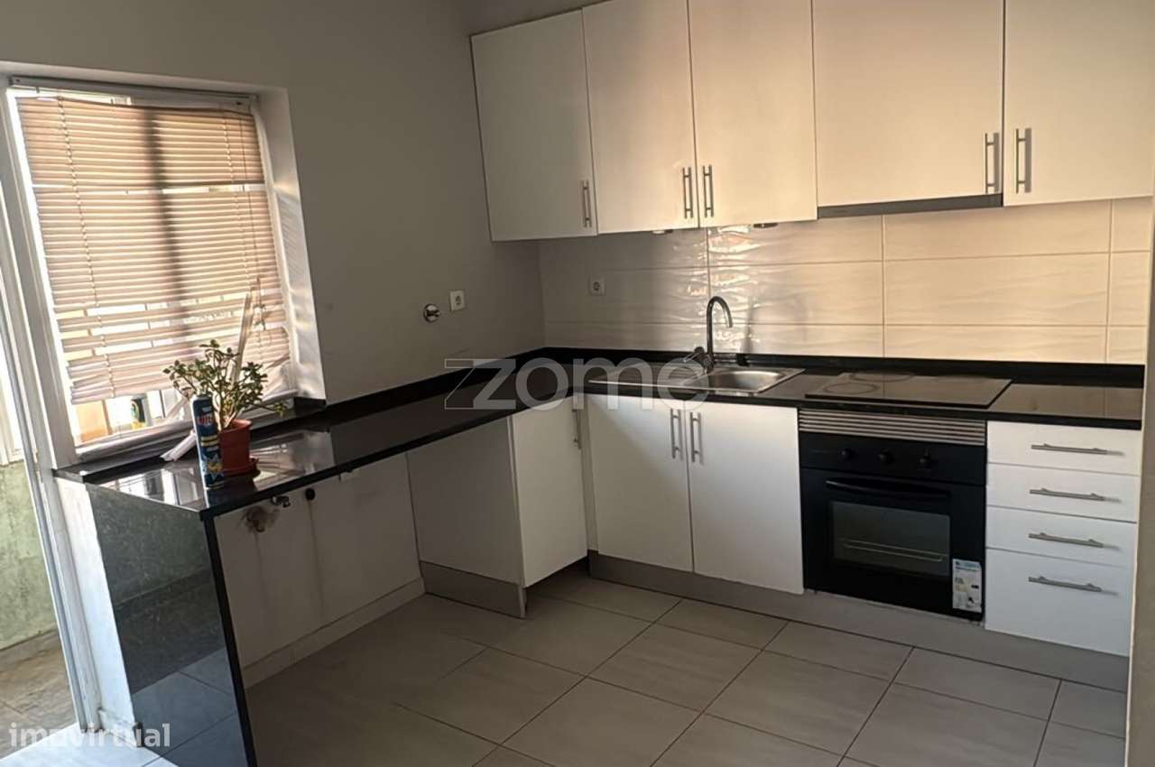 T3 na Torre da Marinha — Espaço e Conforto para a Sua Família-3