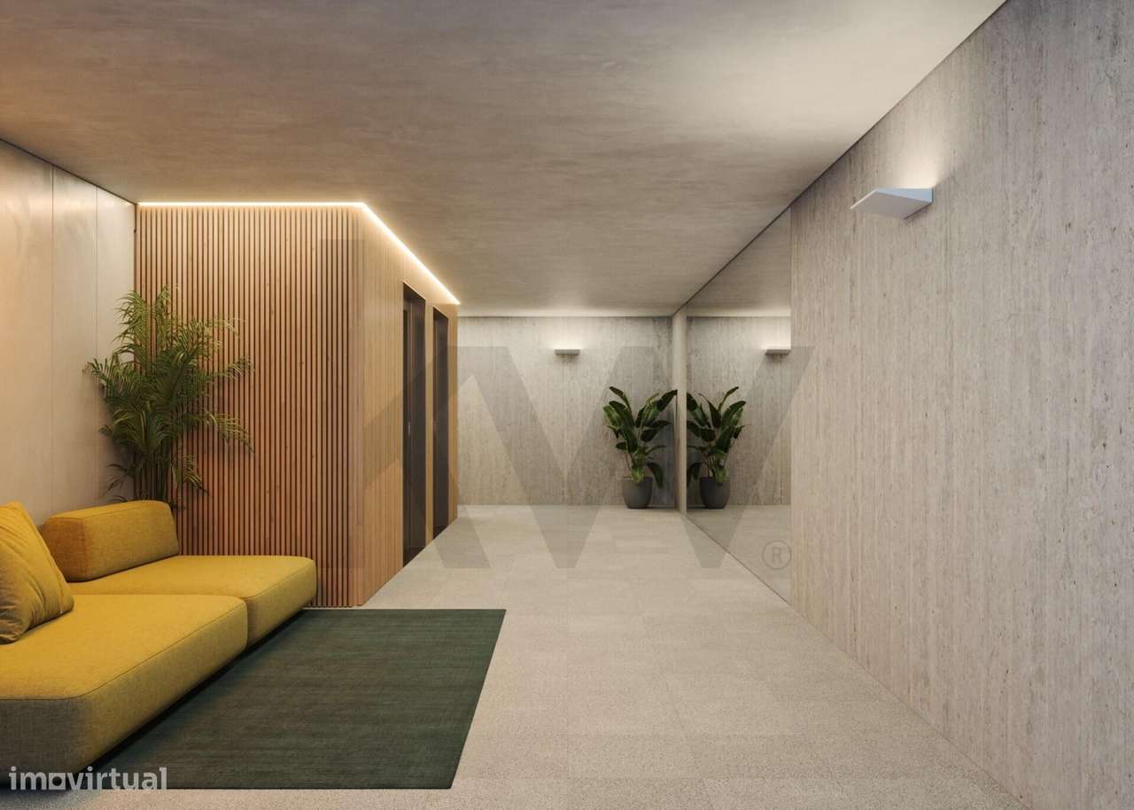 Apartamento T2 com varanda e Estacionamento para 2 carros | Último Pis - Grande imagem: 2/17