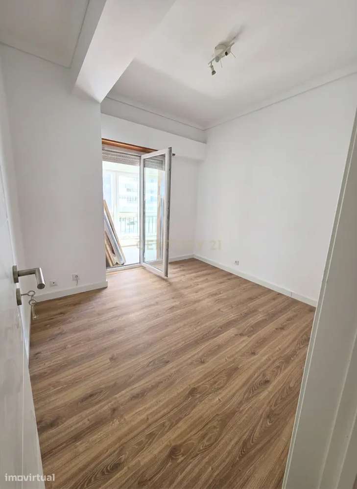 Apartamento Renovado em Algés, Oeiras - 2 Quartos e 2 WC-20