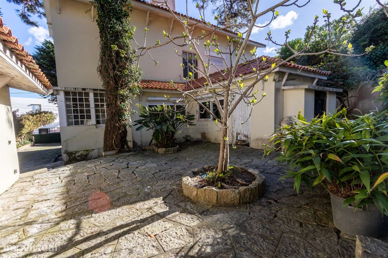 Moradia Estoril Cascais Vista Mar para renovar T6-48