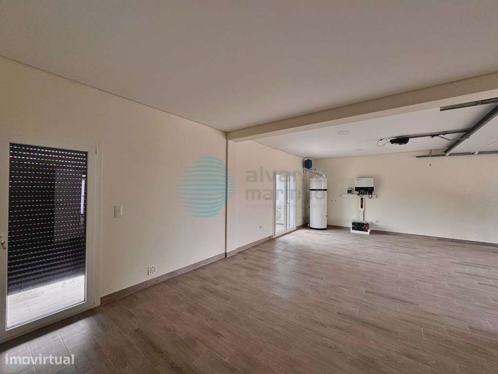 Moradia V3 localizada em Torres Vedras - Grande imagem: 4/37