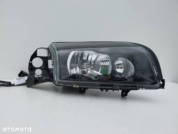 Lampa przód prawa Volvo S80/V70 31446839 xenon - 3