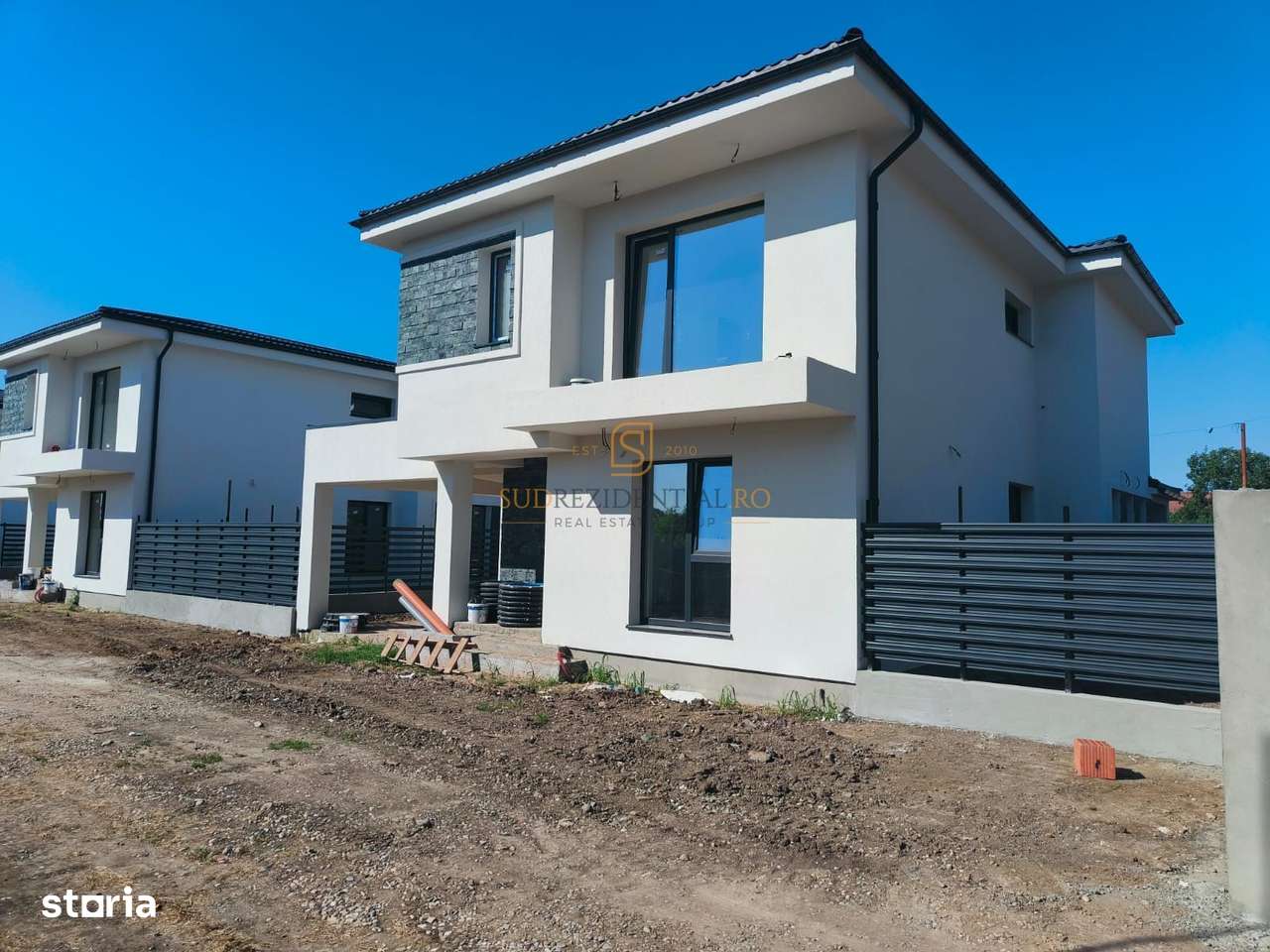 Vila individuala, P+1E+ Pod, constructie 2024, teren 421 mp - Imagine principală: 1/17