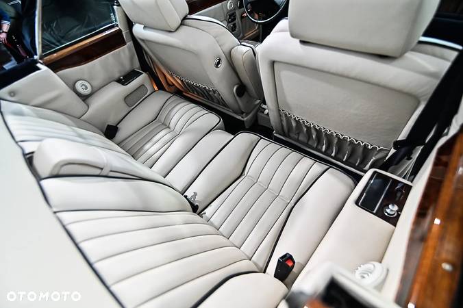 Rolls-Royce Corniche - 24