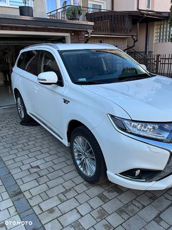 Mitsubishi Outlander PHEV Instyle + - 2