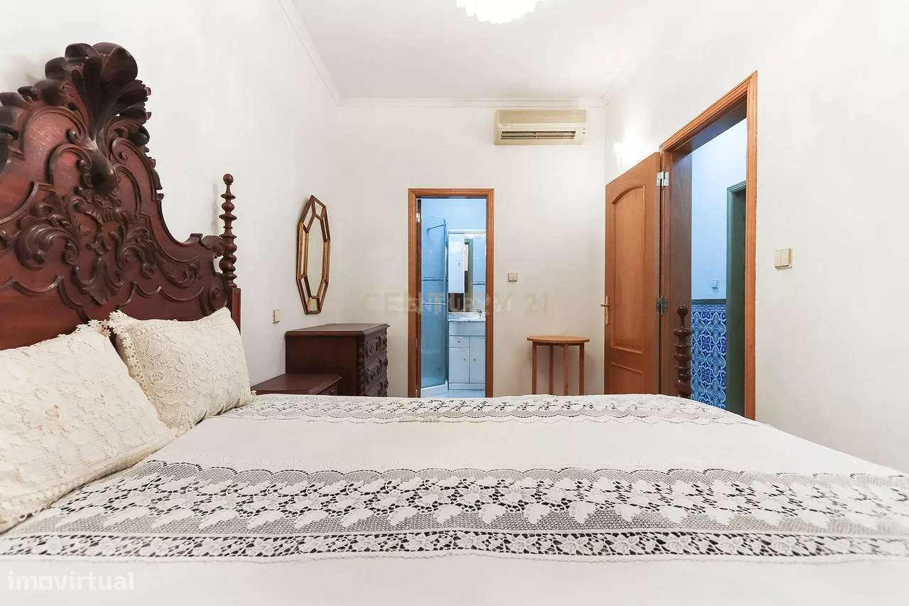 Espaçoso Apartamento T3 no coração de Lisboa-16