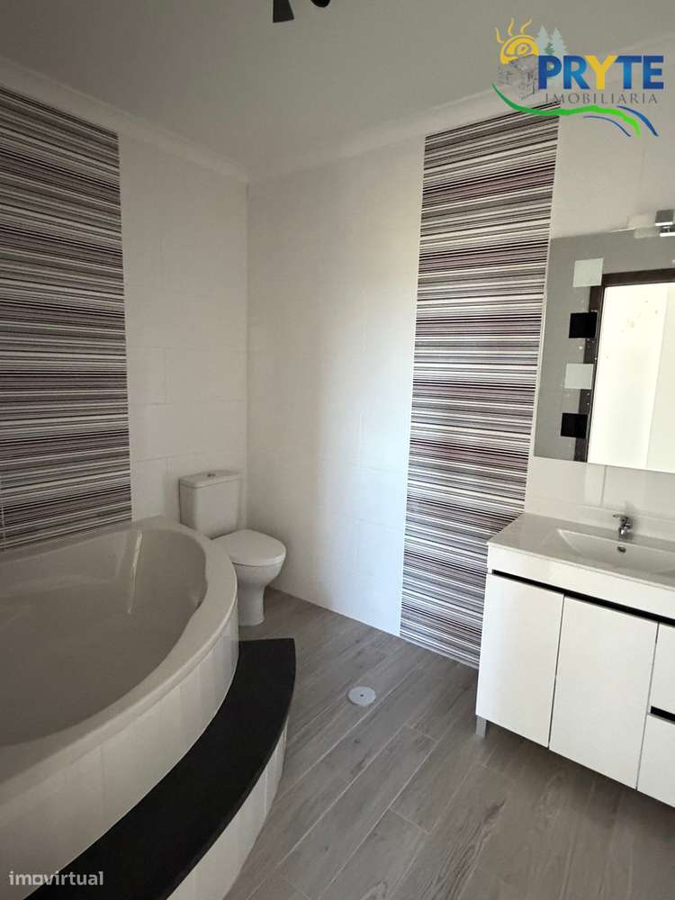 Quinta com moradia T3 , anexos e ruínas em Pedrógão Grande-9