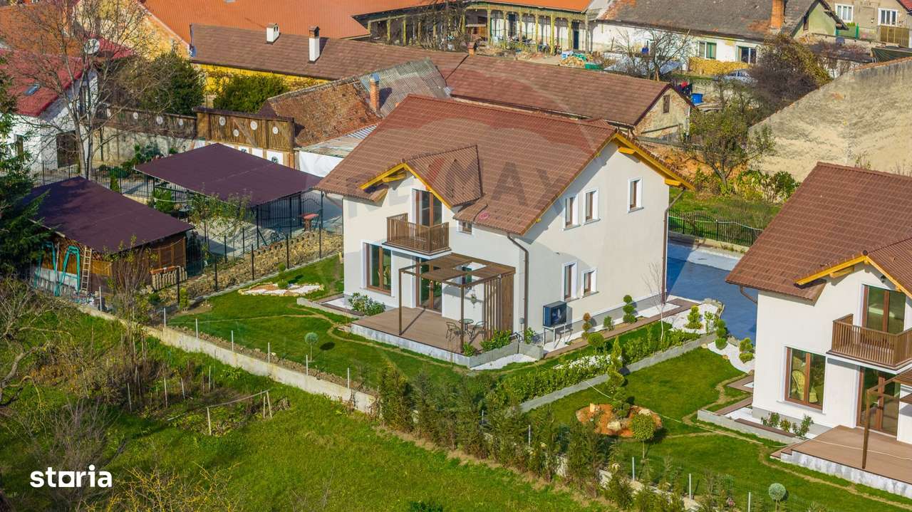 CASE NOI ÎN ARHITECTURĂ ALPINO-MODERNĂ CU ALEE PRIVATA | CRISTIAN - Imagine principală: 4/20