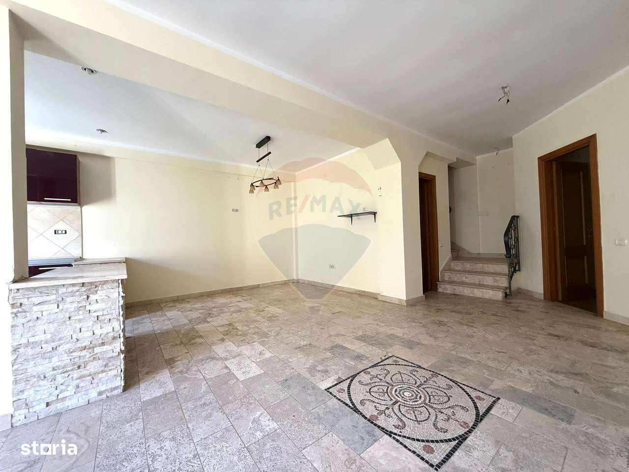 Casa cu 4 camere de vanzare in Mihail Kogalniceanu Constanta - Imagine principală: 3/14