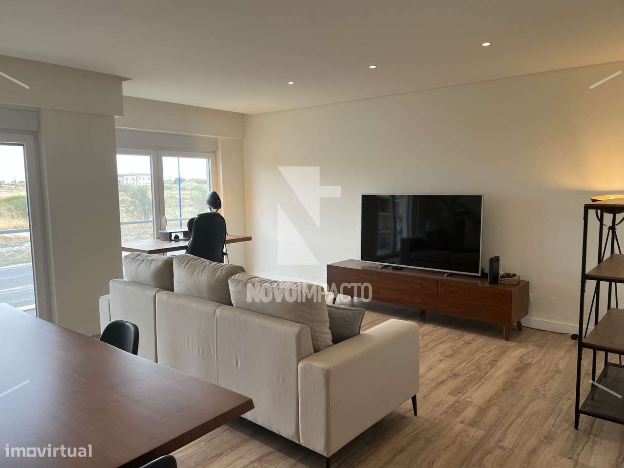T3 Moderno com Suite, Parqueamento, Varanda e Classe Energética A –...-6