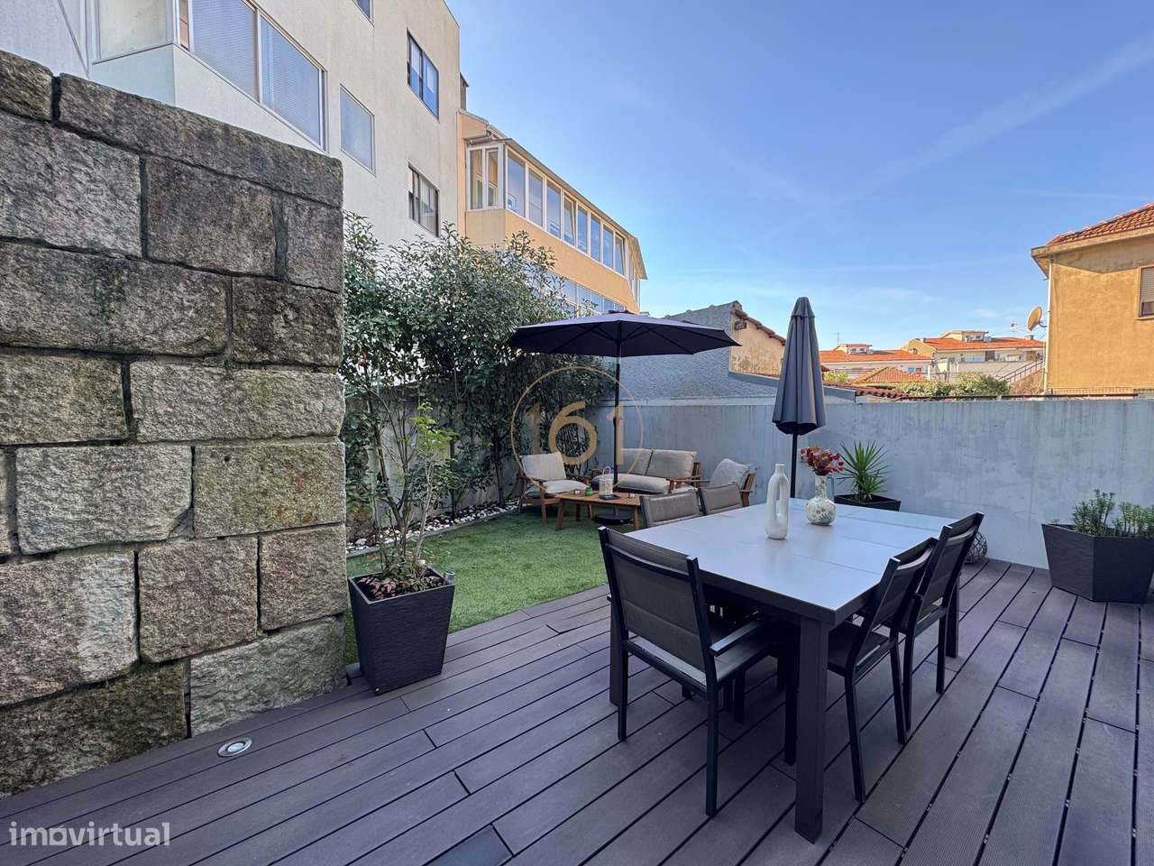 Moradia T3 para venda com logradouro em Lordelo do Ouro-13