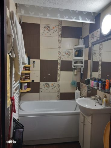 Apartament 2 camere,zona centrala,etaj 3,semimobilat-1