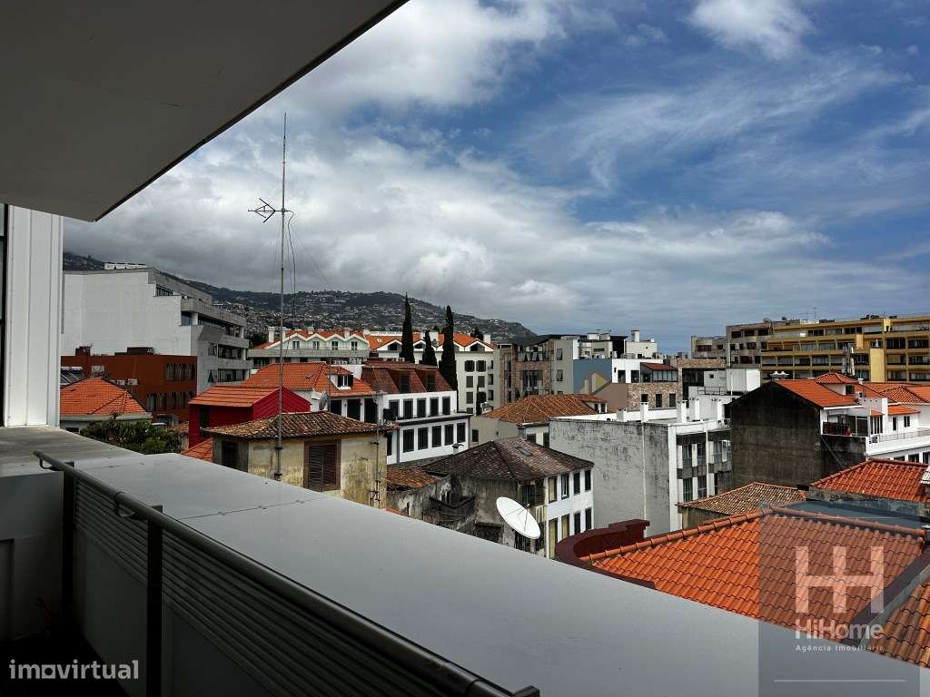 Apartamento T4 mobilado no Edificio Funchal Centrum-12