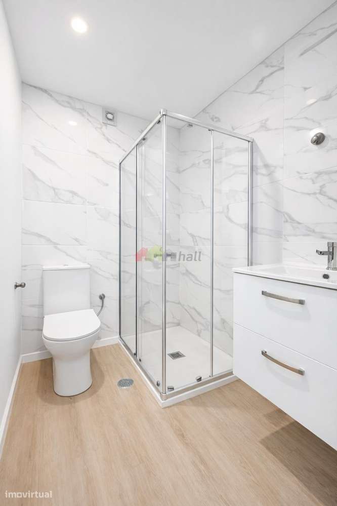 Apartamento T4 totalmente remodelado | Av. Afonso Henriques – Barreiro-9