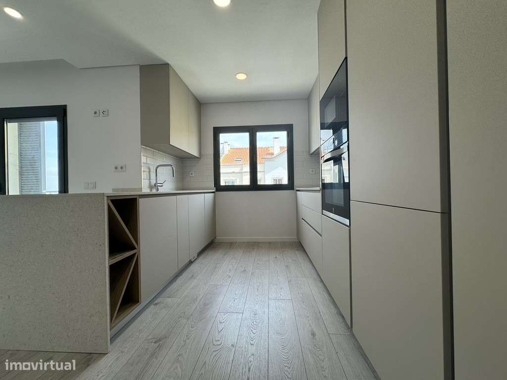 T4 Duplex Moderno com Terraços Amplos|Churrasqueira|Garagem Box-7