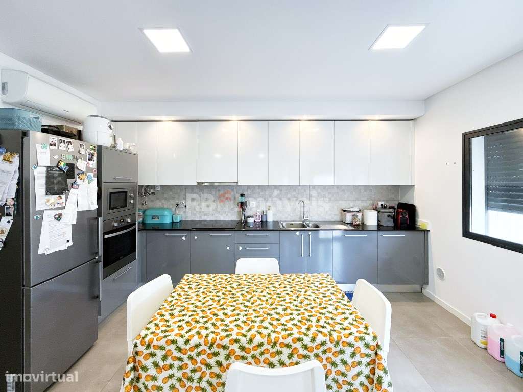 Apartamento T2 com terraço e garagem - Grande imagem: 5/35