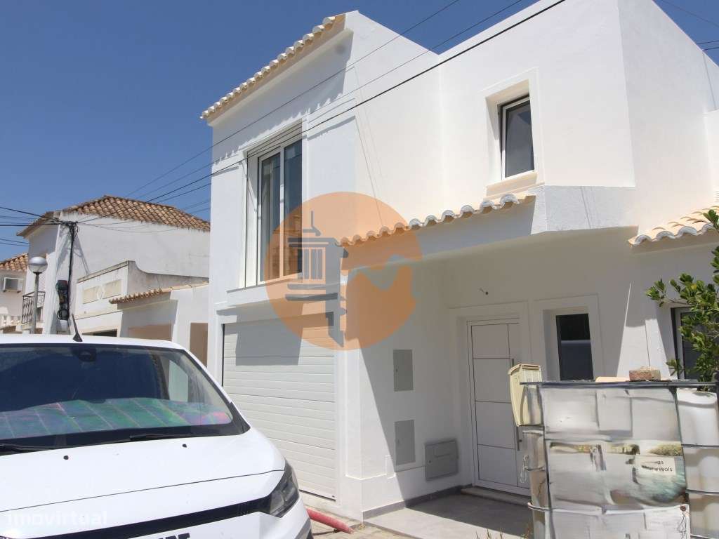 Construção de uma moradia em banda em prestigiada urbanização de Ta... - Grande imagem: 2/35