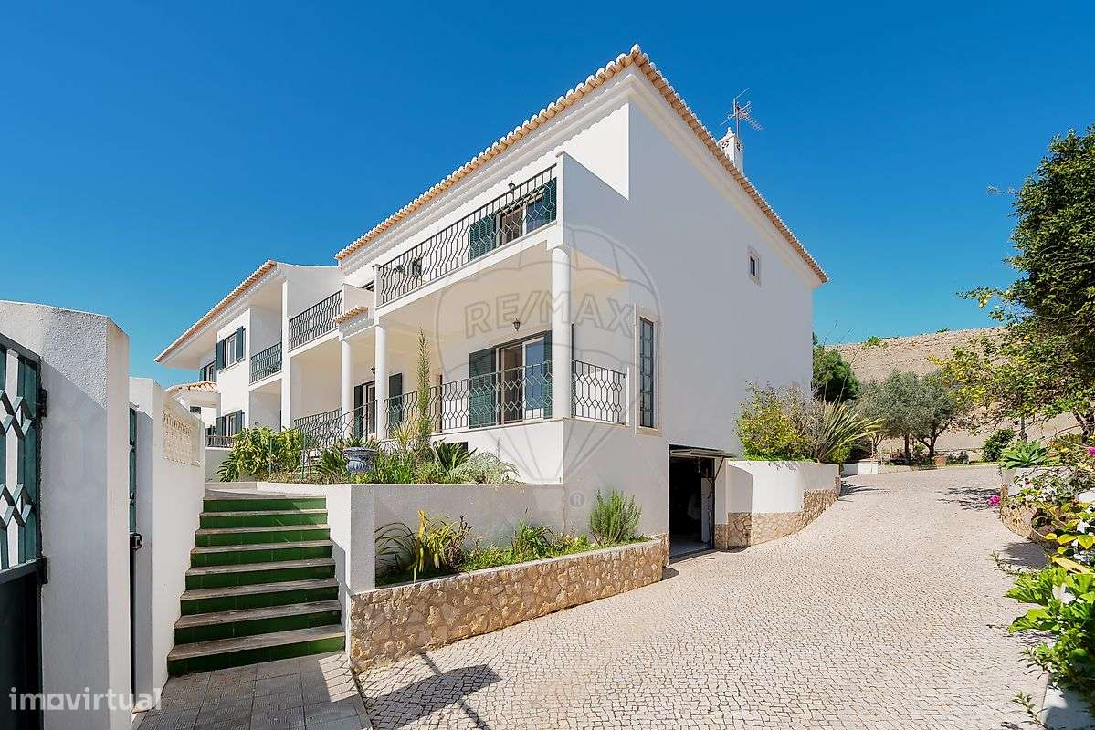 Moradia T5 para venda-4