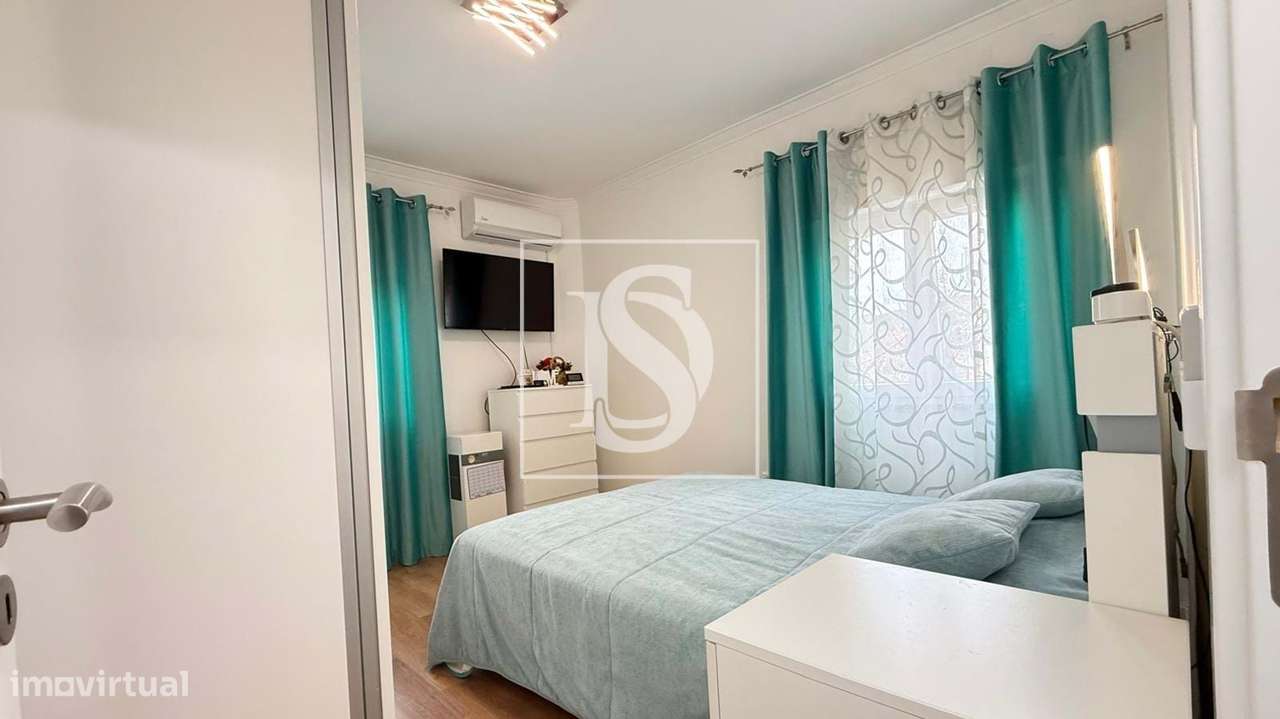 Apartamento T3 renovado na encantadora vila da Moita.-5