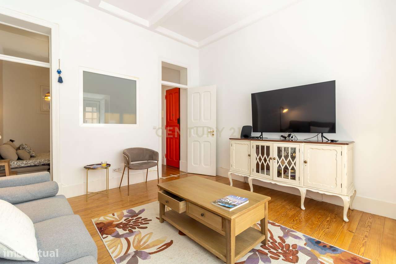 T2 Remodelado com Charme e Vibe Cosmopolita em Sapadores / Graça-0