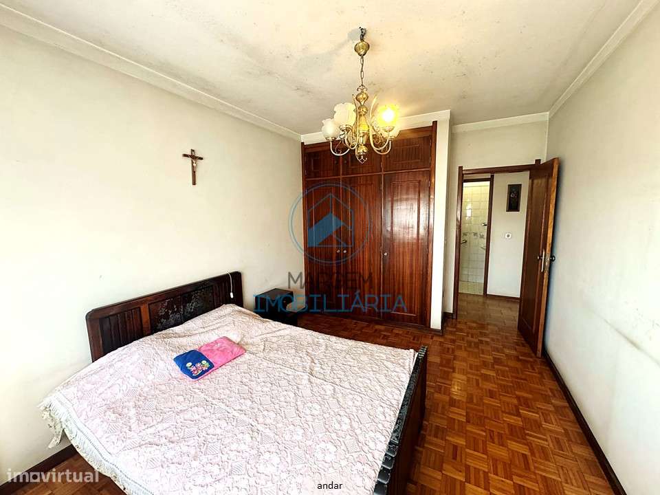 Moradia bifamiliar T4+T1 – terreno, poço, garagem – Anta-14