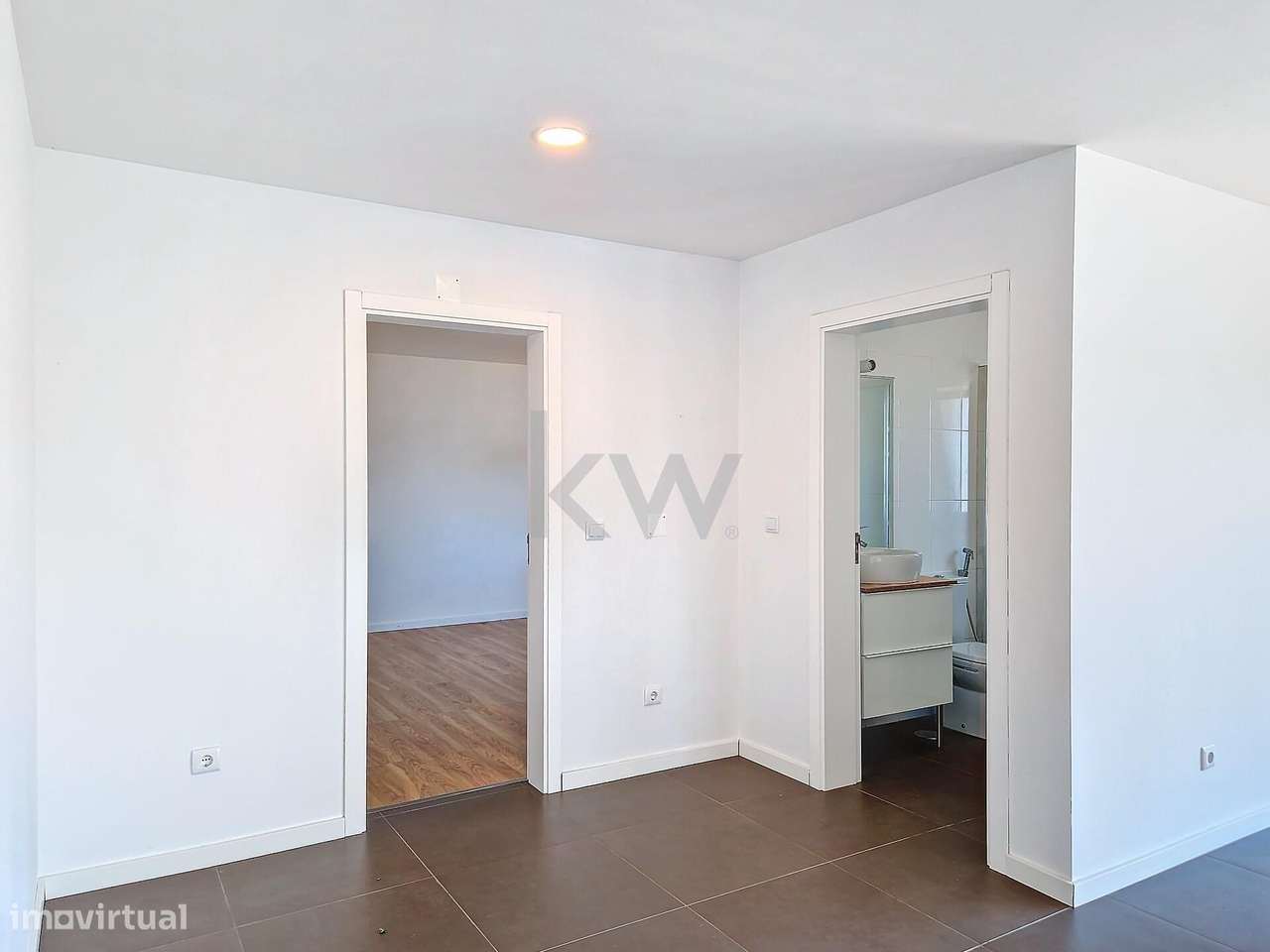 Moradia com 6 quartos, piscina aquecida, anexo e terreno com 2500m2 em-57