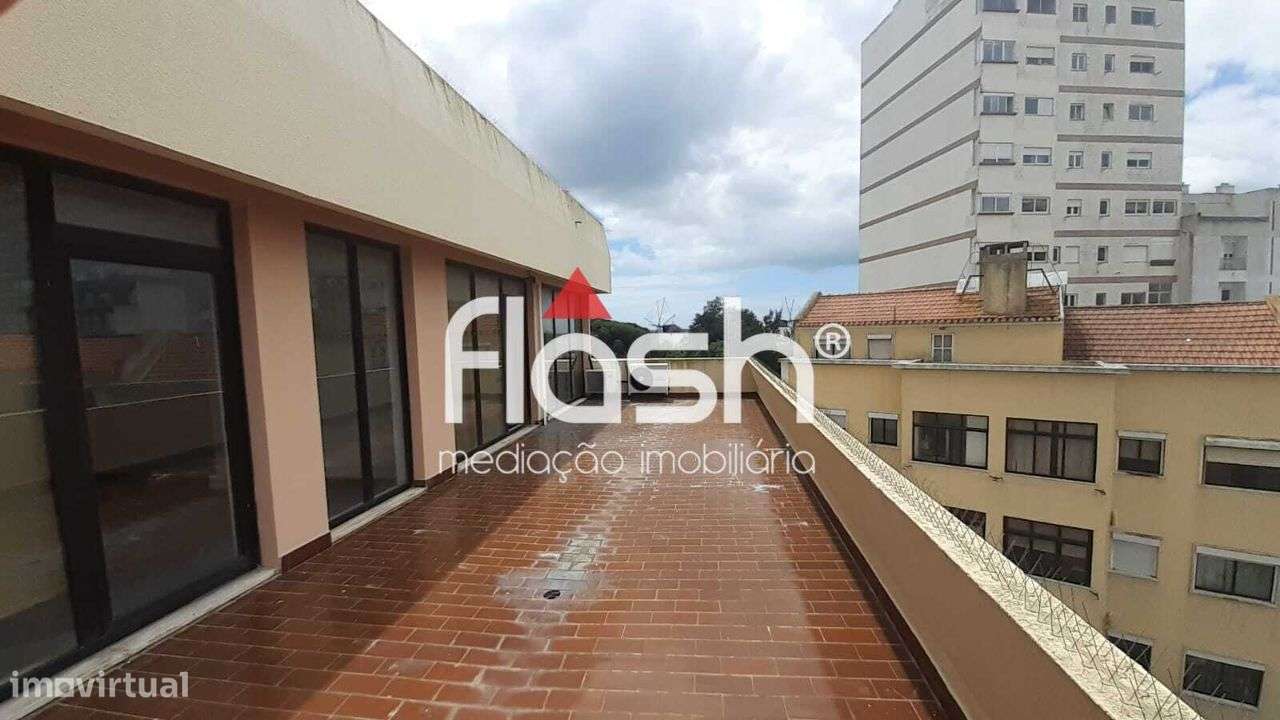 Venda de Espaço de loja/escritórios no Restelo-12