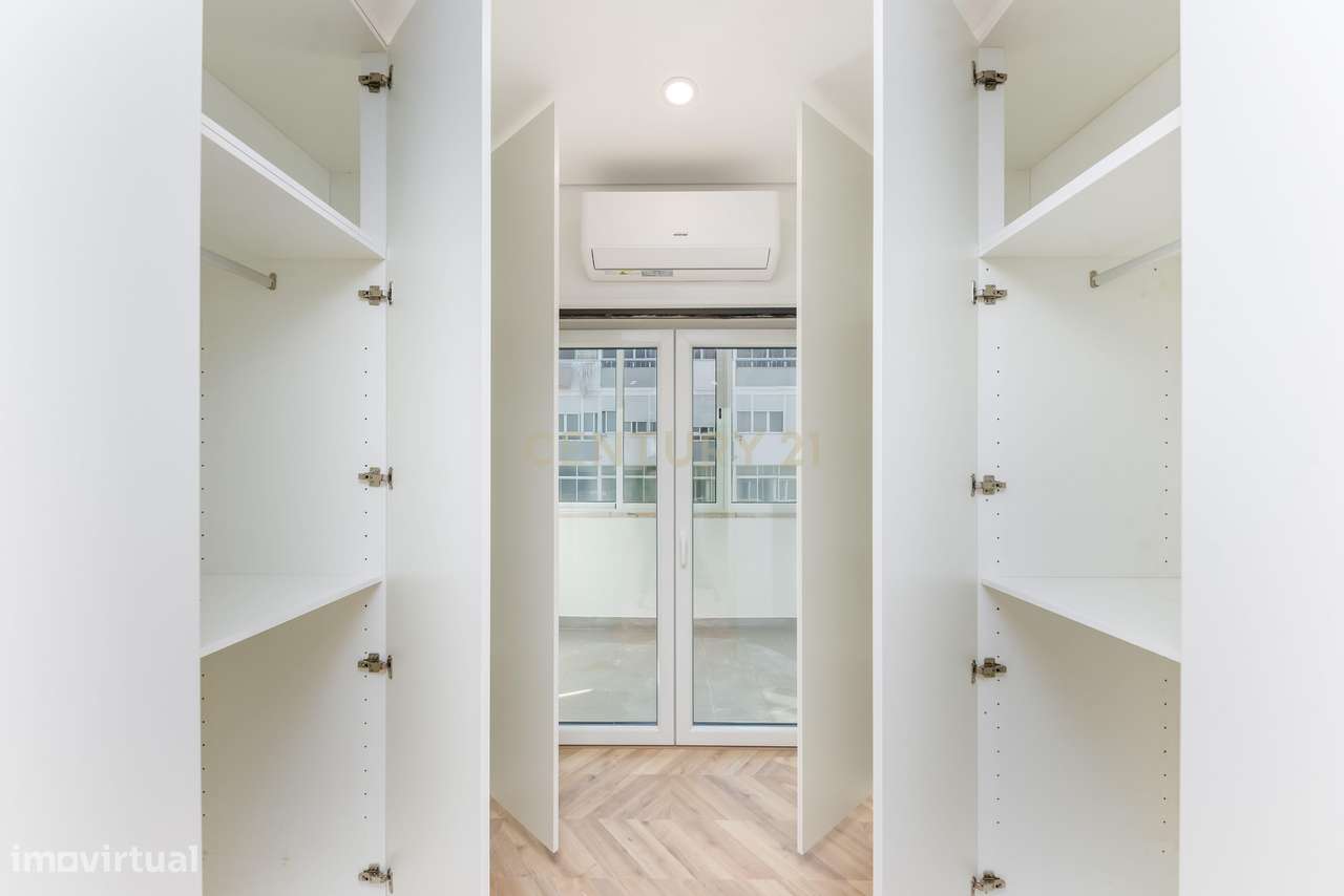 Apartamento T3 Totalmente Remodelado – Cova da Piedade, Almada-39