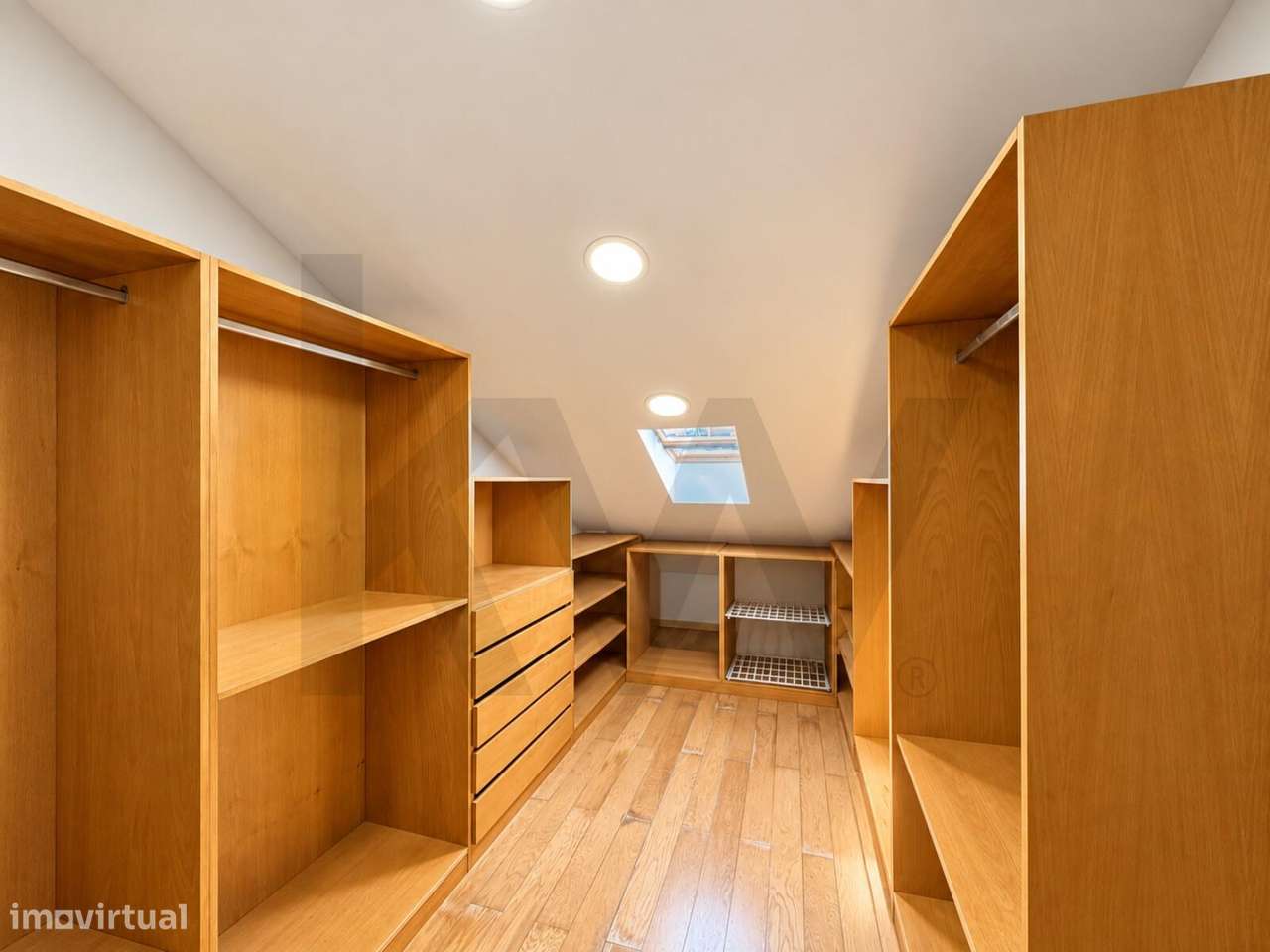 Apartamento Duplex T3+3 em Belas | Amplo, Luminoso e com Vista Desafog-19
