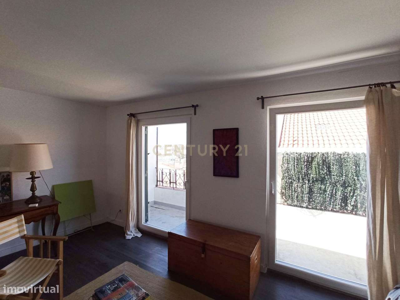 Apartamento com terraço e vista junto ao jardim do Torel-10