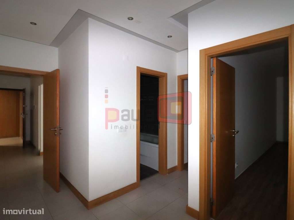 APARTAMENTO T3 COM PARQUEAMENTO - PEGÕES GARE-19