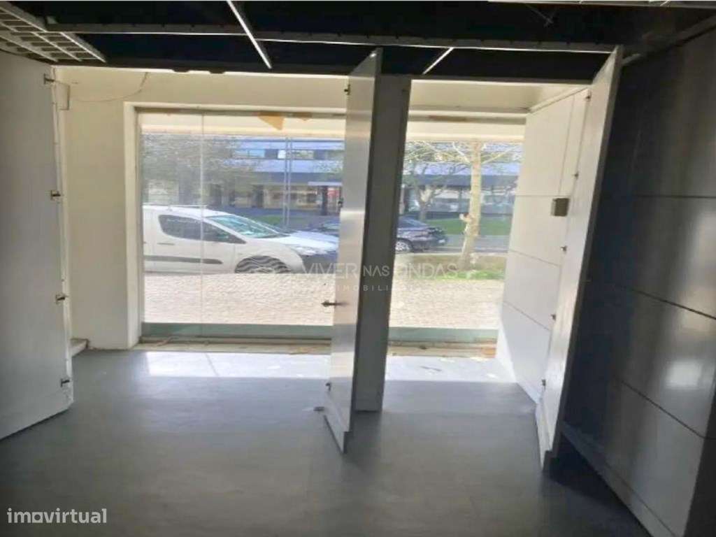 Loja com 315 m² no Centro da Maia | Localização Prime - Grande imagem: 2/9