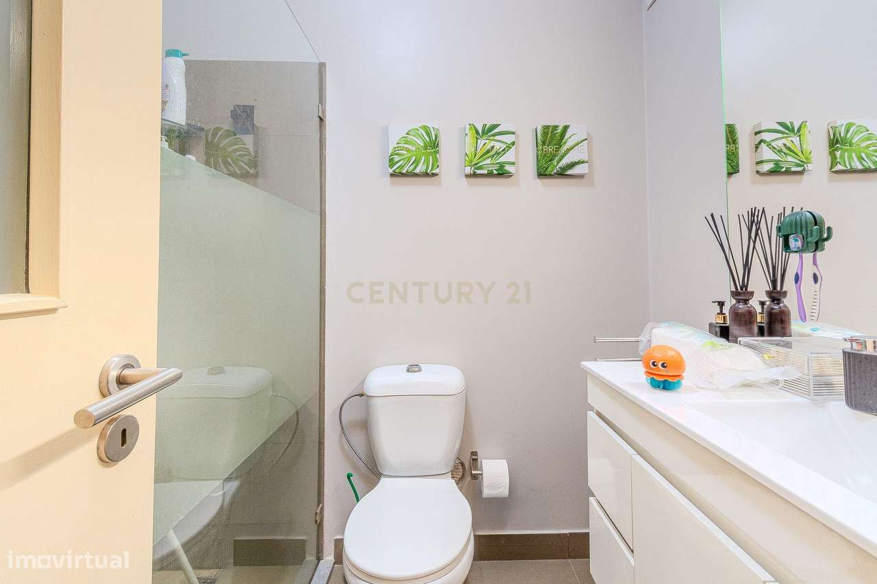 Apartamento T2 renovado, em Faro-16