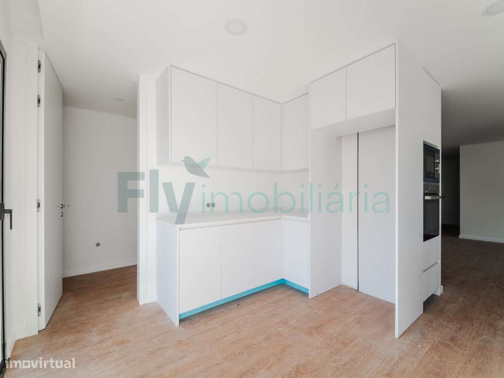 Apartamento T3 com Excelentes Áreas em Zona Central de Lousada-11