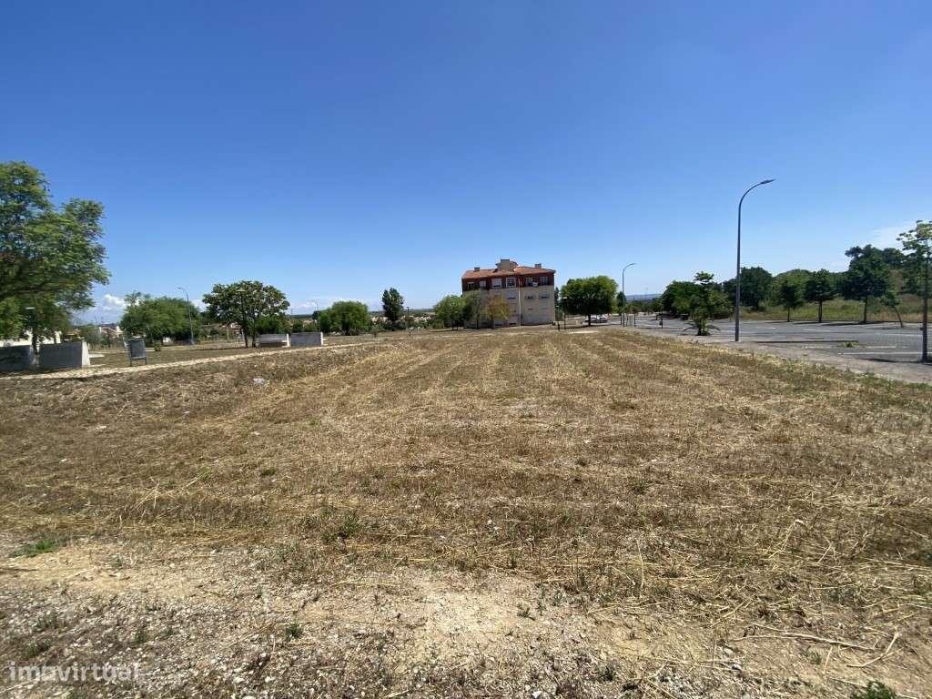 Lote de terreno para construção de 20 apartamentos - Santarém - Grande imagem: 4/8