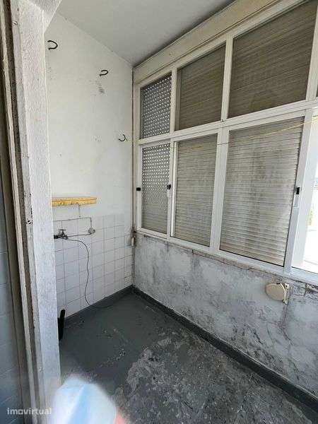 Oportunidade T3 para remodelar no coração de Portalegre - Grande imagem: 4/11