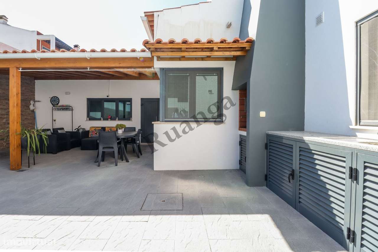 Excelente Moradia  para venda na Aldeia de Santo André-36