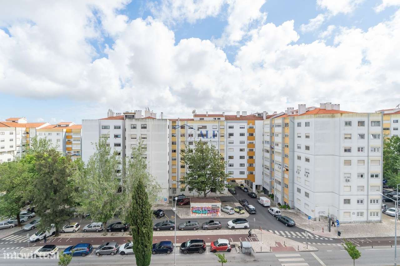 Apartamento T3 em Massamá, junto ao Shopping Center-27